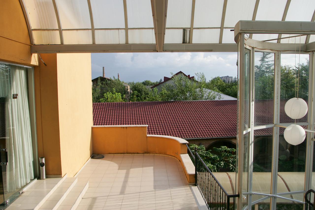 Hotel Eleon Kutaisi Exterior foto