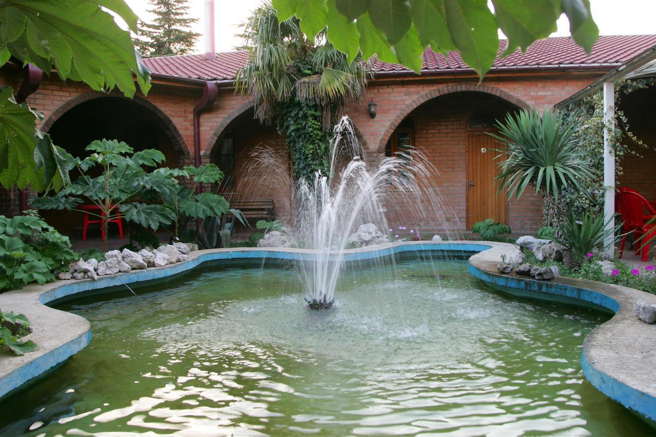 Hotel Eleon Kutaisi Exterior foto