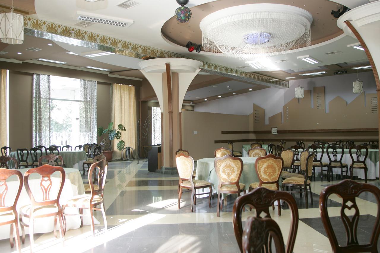 Hotel Eleon Kutaisi Exterior foto